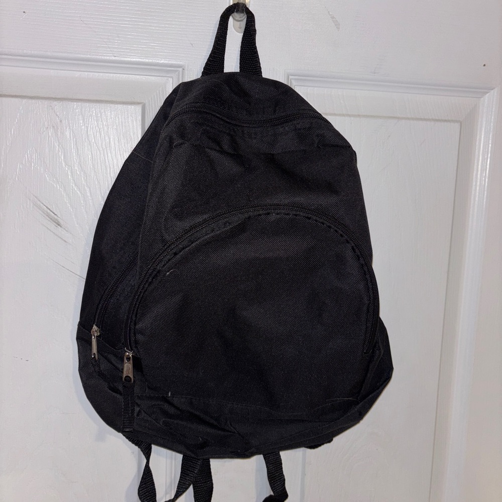 🖤 Simple Black Backpack 🖤